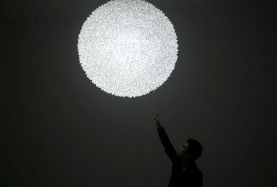 Lámpara de cristales en forma esférica