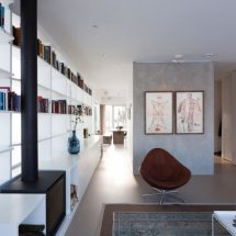 Casa minimalista con formas estrictamente geométricas
